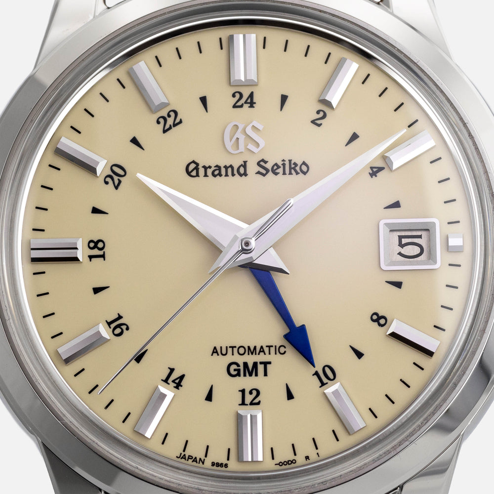 Grand Seiko Elegance GMT SBGM221 5