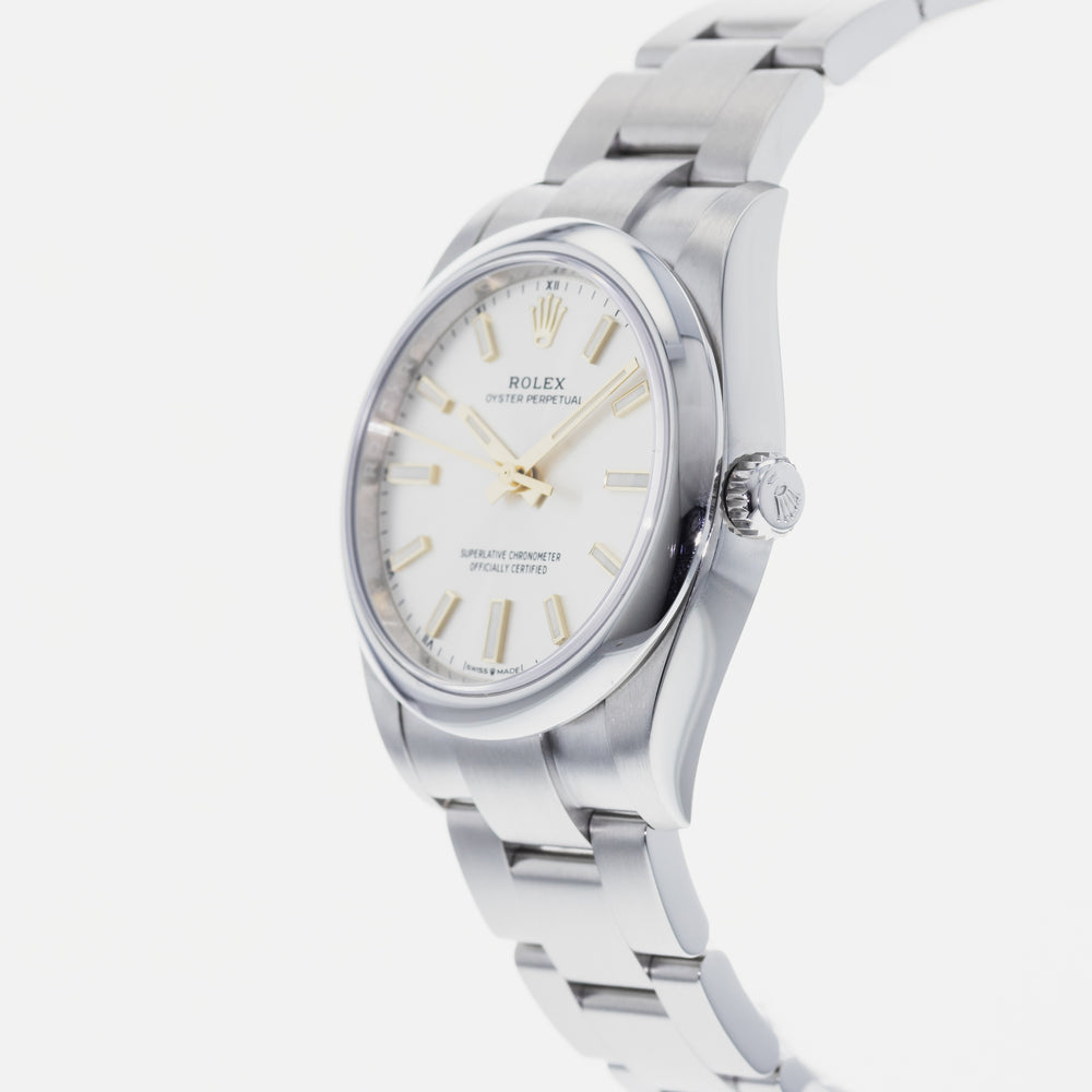 Rolex Oyster Perpetual 124200 2