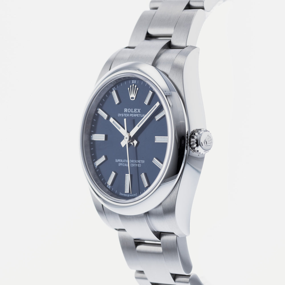 Rolex Oyster Perpetual 124200 2