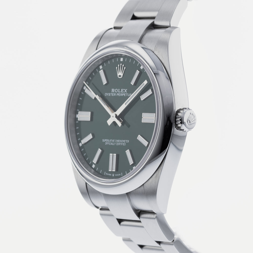 Rolex Oyster Perpetual 124300 2