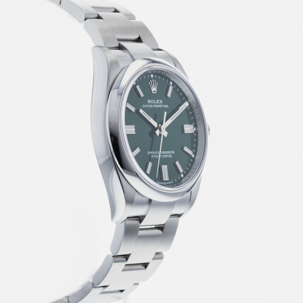 Rolex Oyster Perpetual 126000 4