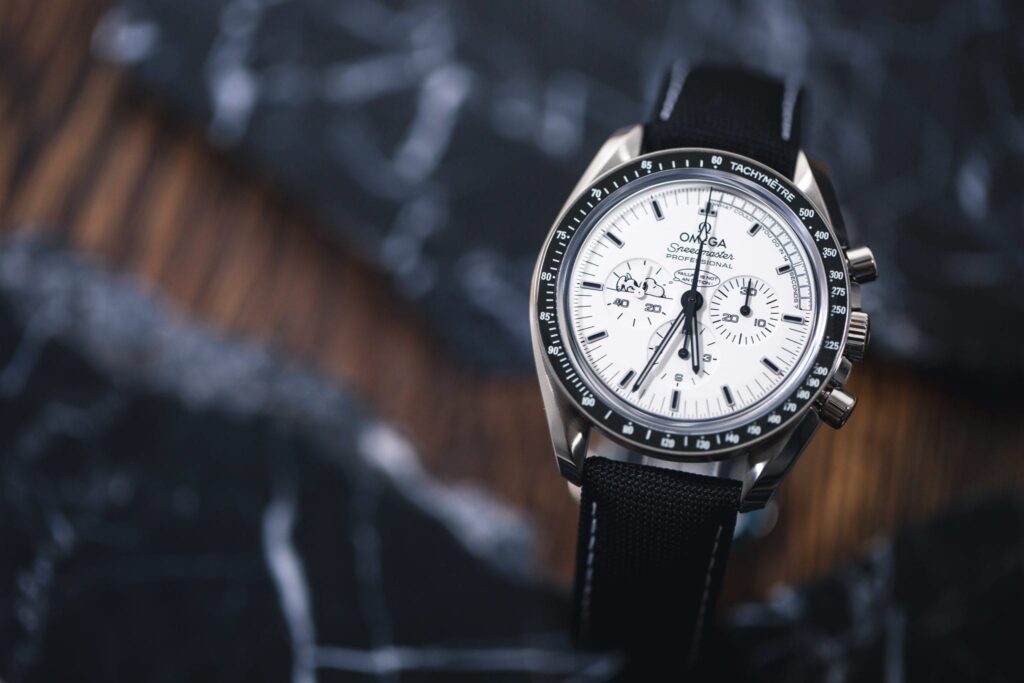 Silver Snoopy OMEGA - White Dial on a black strap 