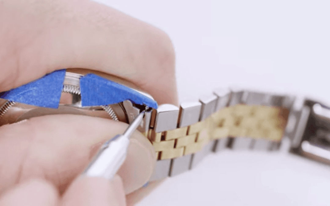How to Change a Bracelet | Watch without Lug Holes
